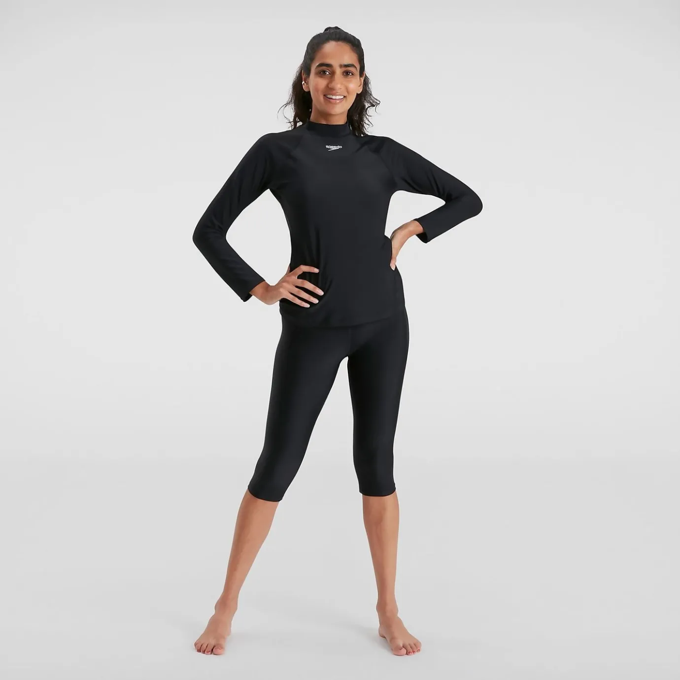 Women's Long Sleeved Sun Protection Top Black/White*Speedo Clearance
